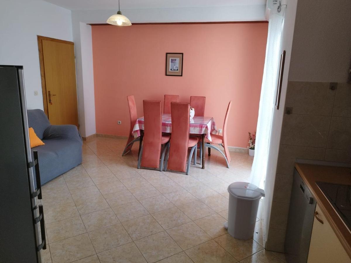 Apartments Mare - 150 M From Beach Brela Exterior foto