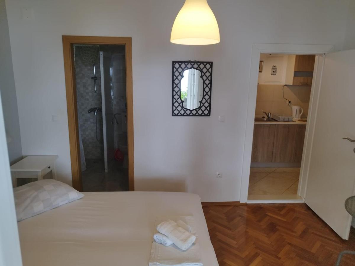 Apartments Mare - 150 M From Beach Brela Exterior foto
