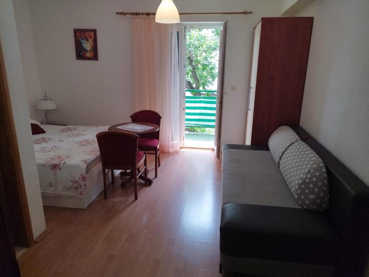 Apartments Mare - 150 M From Beach Brela Exterior foto