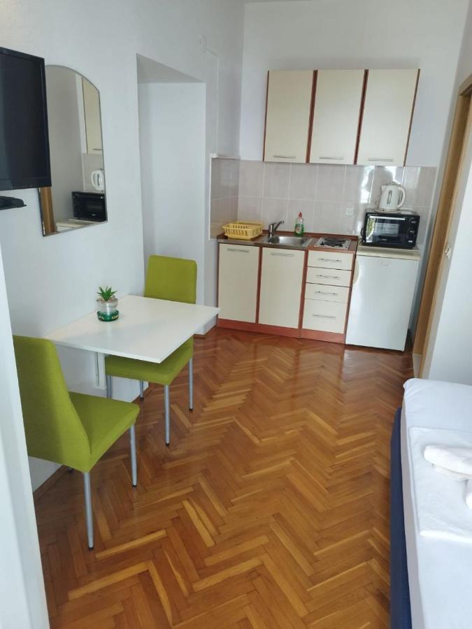 Apartments Mare - 150 M From Beach Brela Exterior foto